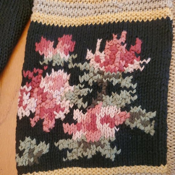 Jennifer and Company Hand Knit Embroidered Y2k Retro Oversized Sweater Sz Small - Picture 3 of 7